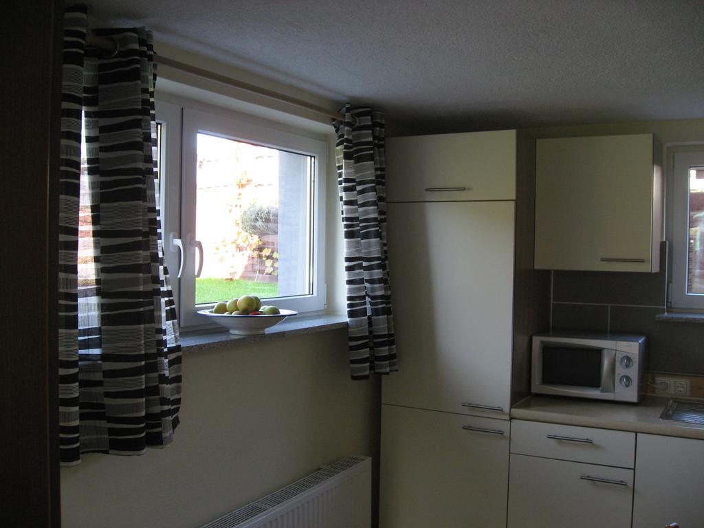 Ferienwohnung Jena-Zoellnitz Zollnitz Стая снимка